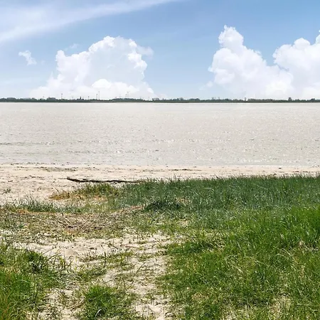 別荘 Stunning In With Wifi Brokdorf